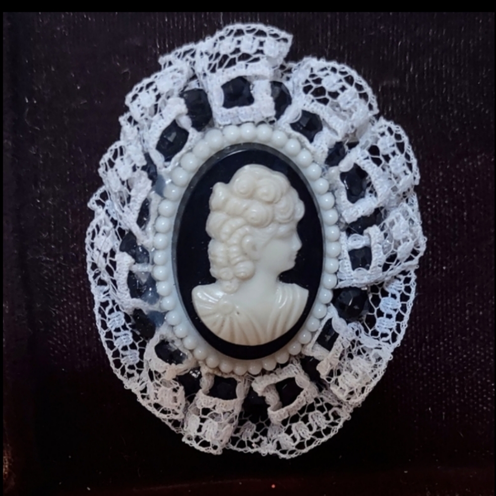 Cameo on Lace